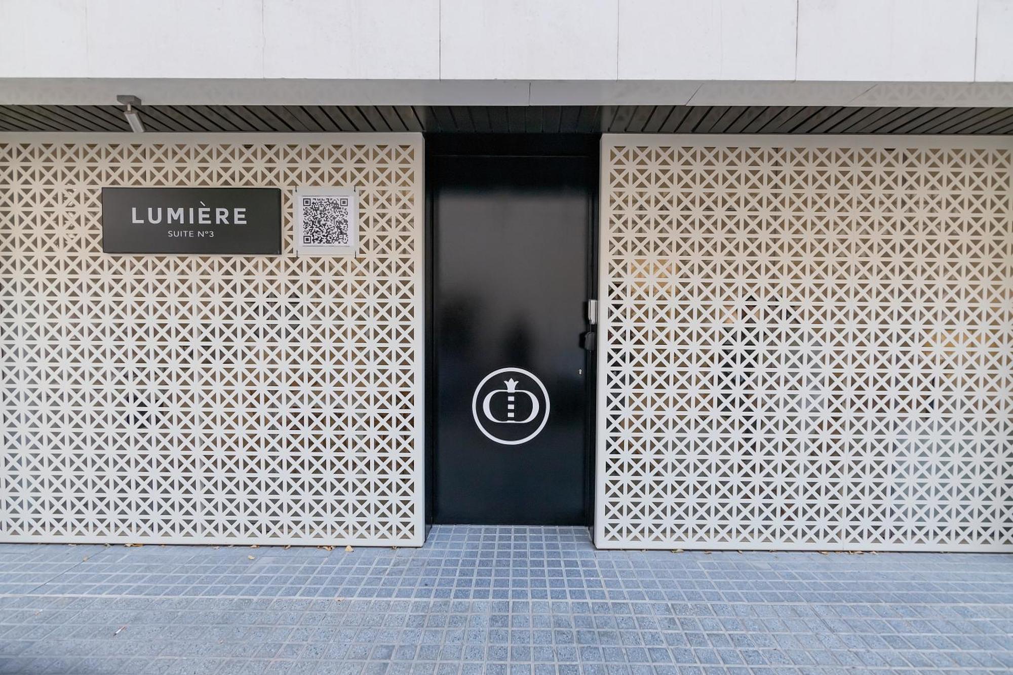 Bhost - Lumiere Apartament *