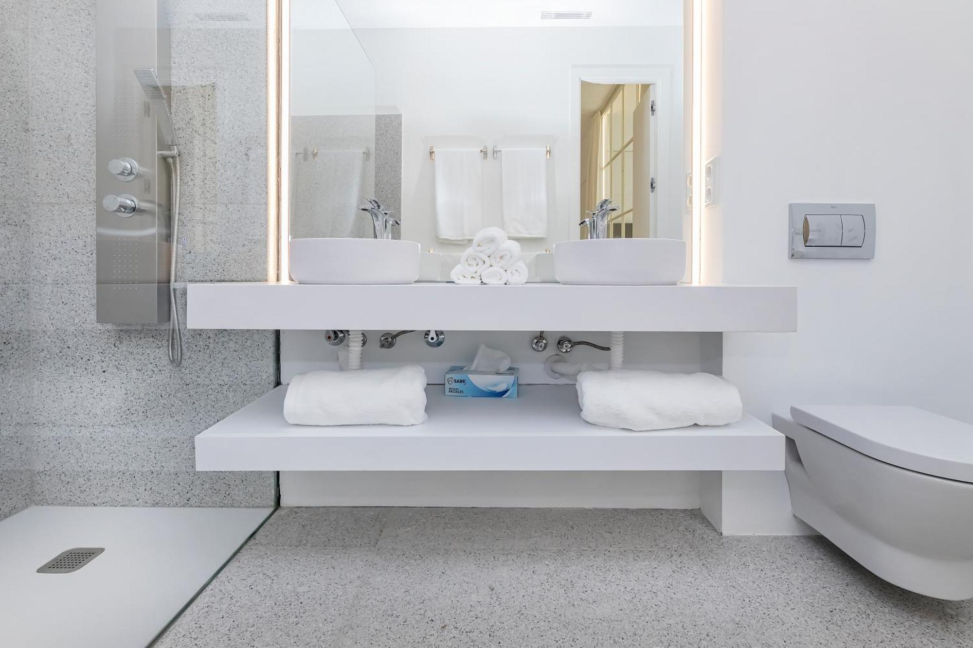 Bhost - Lumiere Apartament *